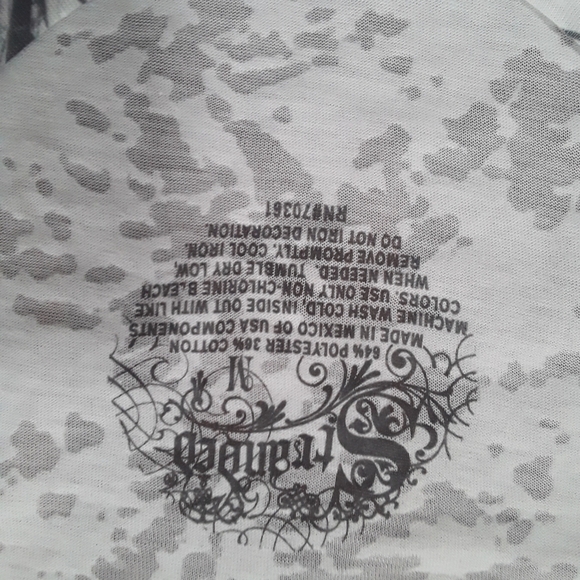 Sheer flowered v-neck t-shirt - Picture 8 of 11